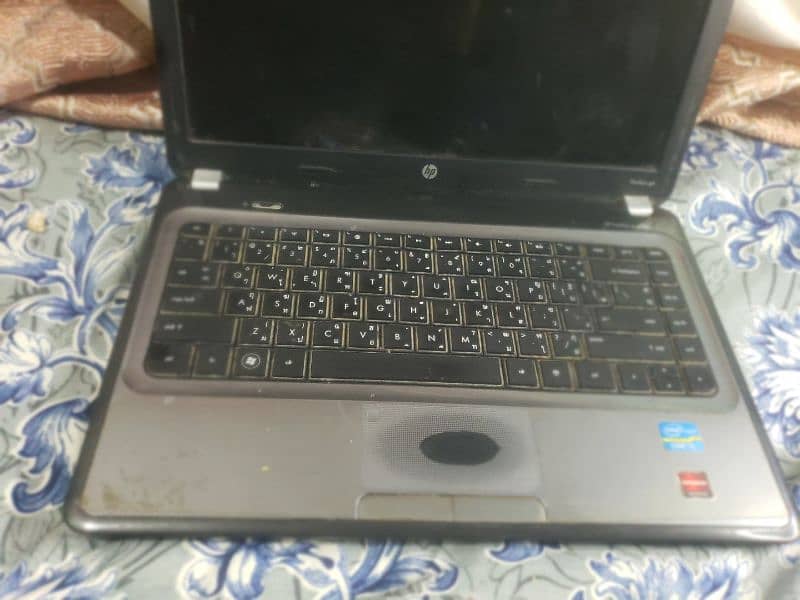 hp laptop operating system is windows core i5 4 gb ram and 500 gb spac 2