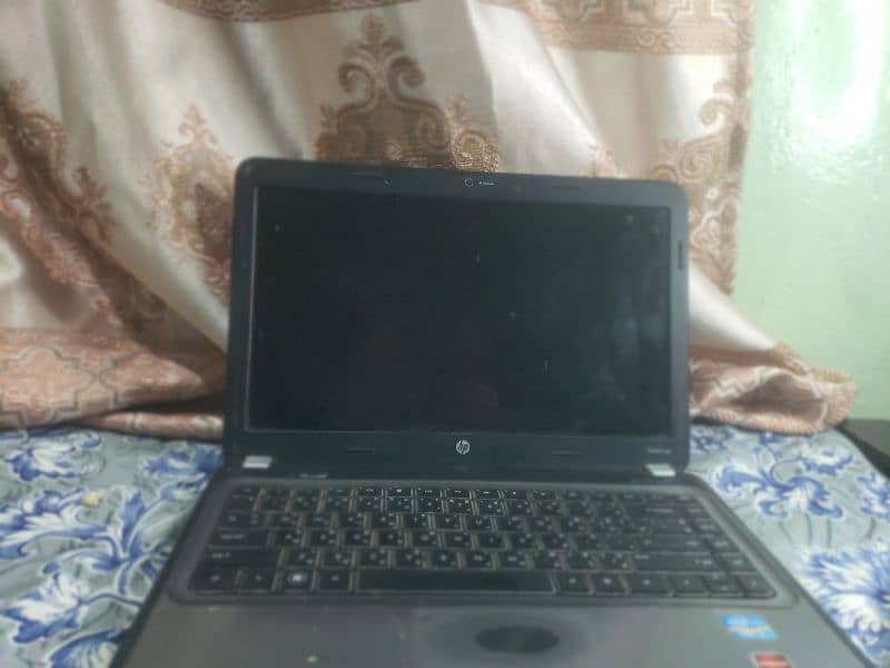 hp laptop operating system is windows core i5 4 gb ram and 500 gb spac 4