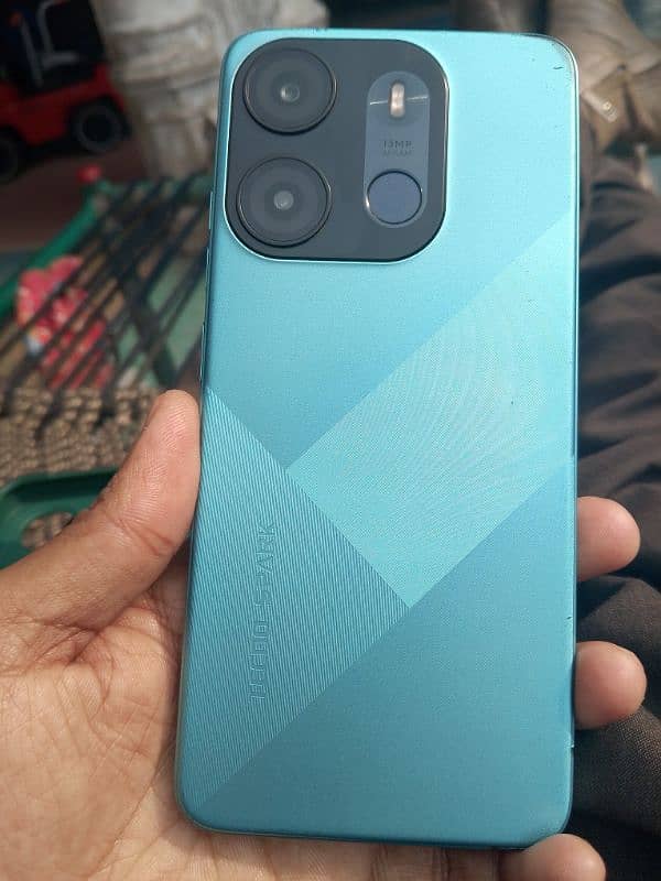 TECNO SPARK GO 2023 (4×64 Gb) 1