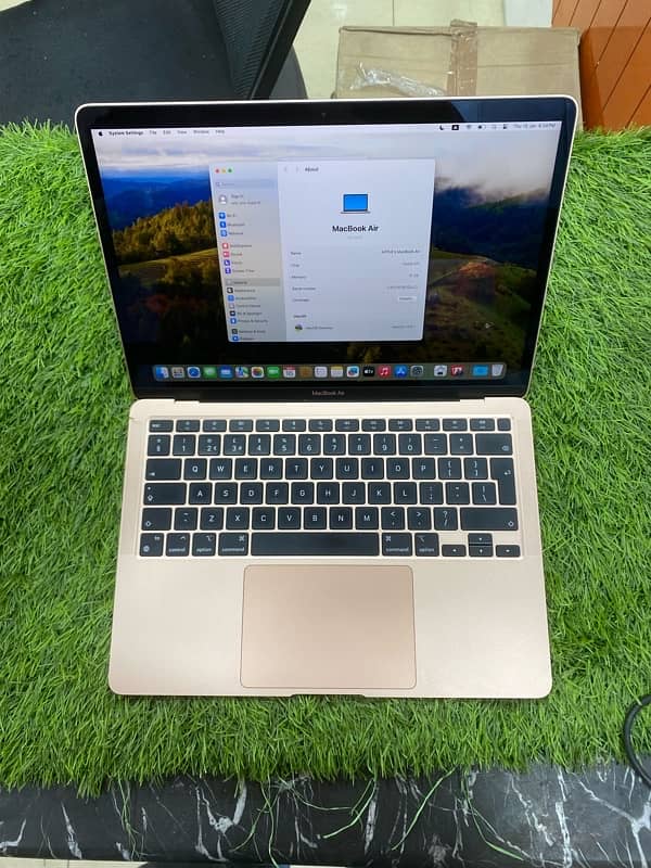 MacBook Air M1 8GB 256SSD Golden Color 2