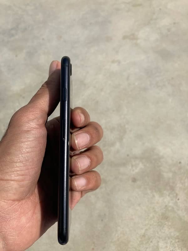 iPhone se 2020 64 gb jv finger fail non pta 2