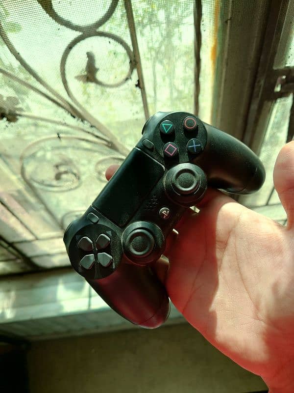 Barely used Ps4 controller rep 0