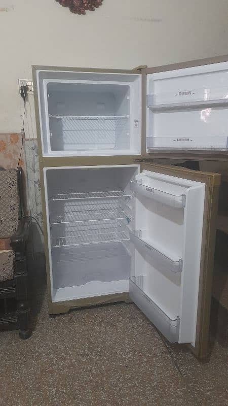 100% Genuine condition Home Fridge 0