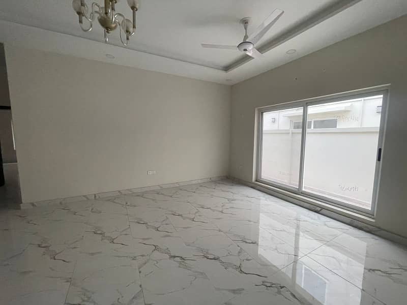 1 kanal House For Rent in Gulberg 5 bedroom near to Kalma chowk 1