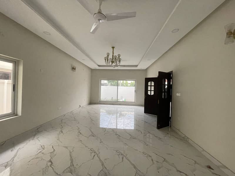 1 kanal House For Rent in Gulberg 5 bedroom near to Kalma chowk 2