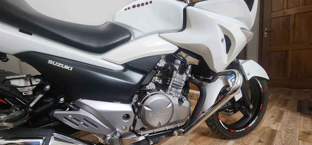 Suzuki Inazuma Aegis 250 2