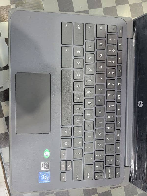 hp chromebook 11 G8 EE 1