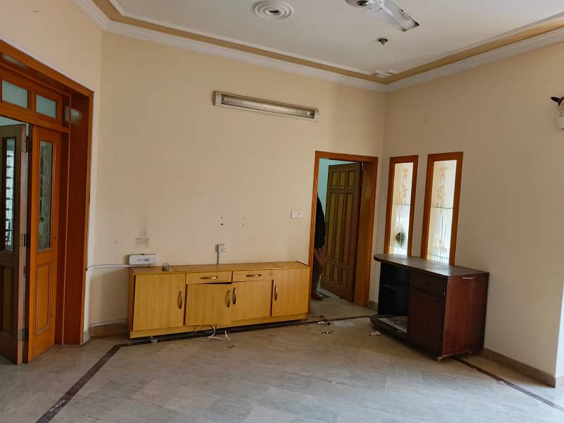 40x80 upper portion for rent in F-15 Islamabad 10