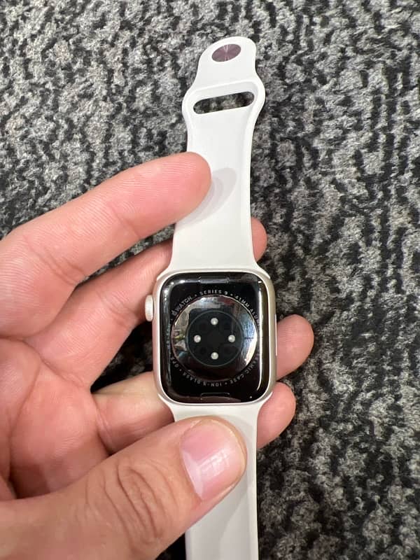 Apple Watch (Series 9) 1