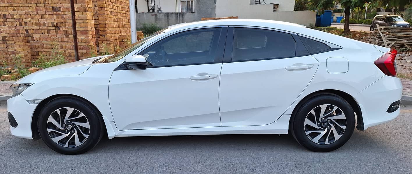 Honda Civic Oriel 1.8 i-VTEC CVT 2017 2