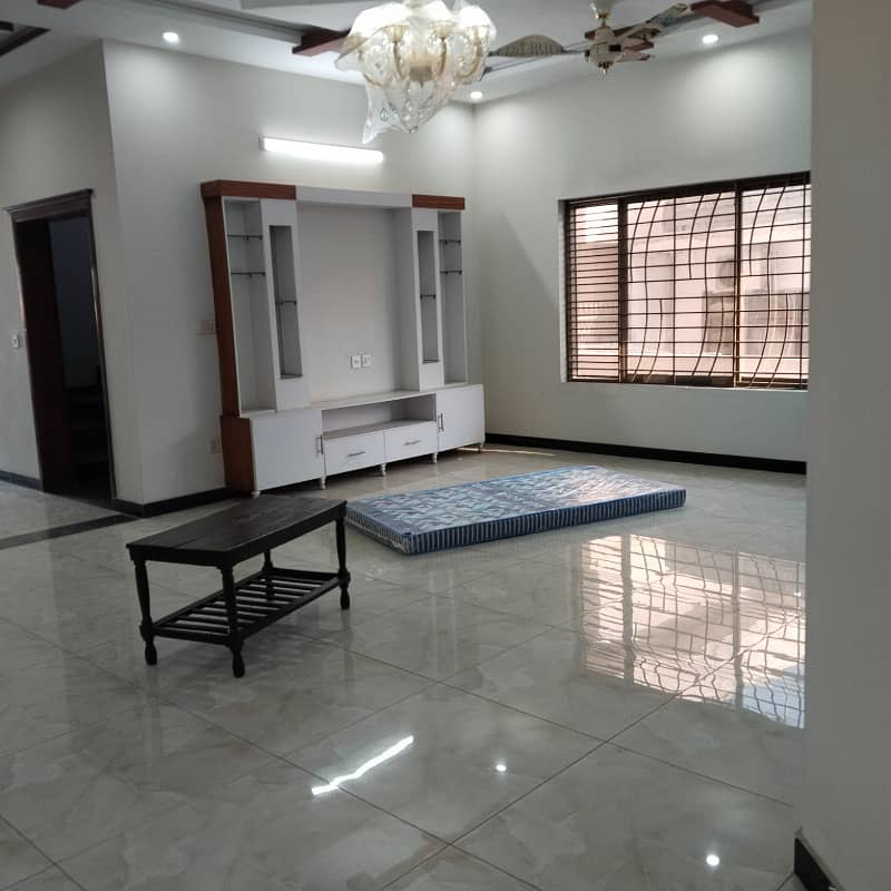 60x90 triple story House for sale in G-15 Islamabad 8