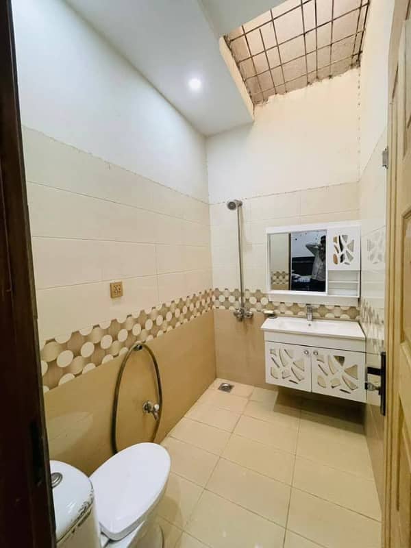 5 MARLA LOWER PORTION FOR RENT IN BAHRIA TOWN LAHORE 4