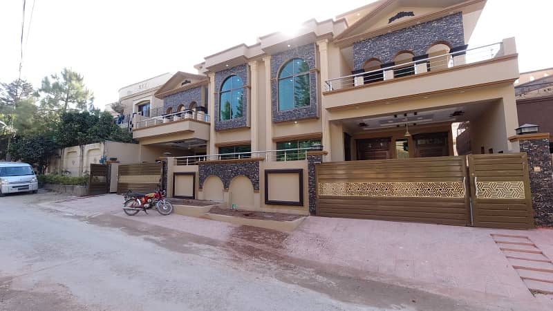 10 Marla Brand New Double Storey House For Sale 30