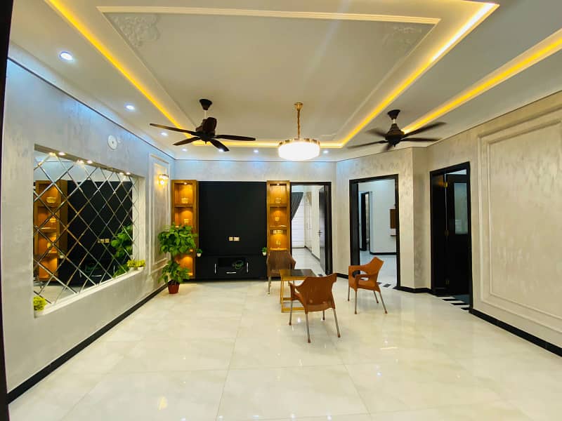 10 MARLA UPER PORTION FOR RENT IN BAHRIA TOWN LAHORE 0