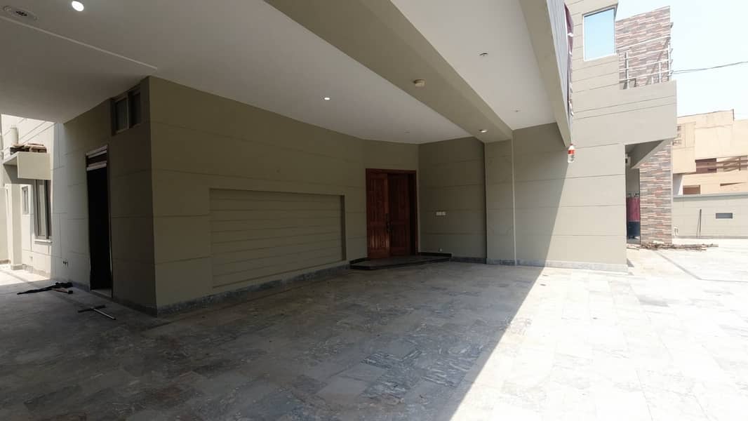 Gulberg Prime Location 1 Kanal House For Rent 1