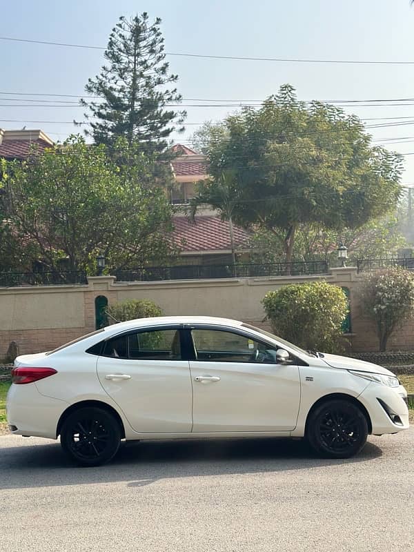 Toyota Yaris 2021 CVT Gli automatic 15