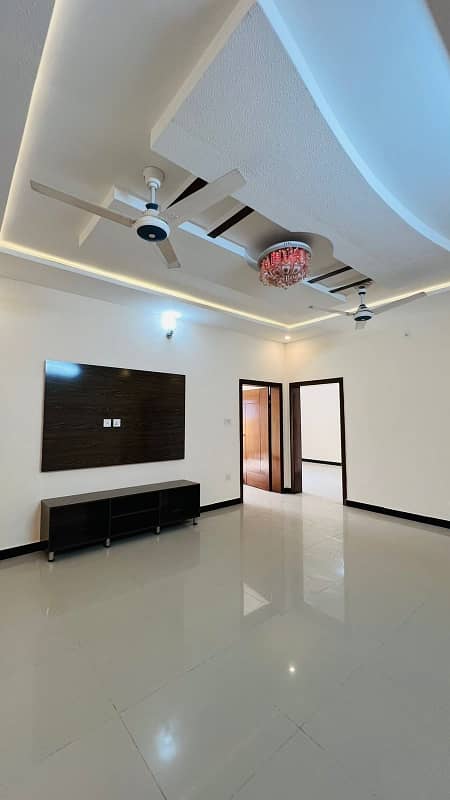 10 Marla Double Unit House For Sale 12