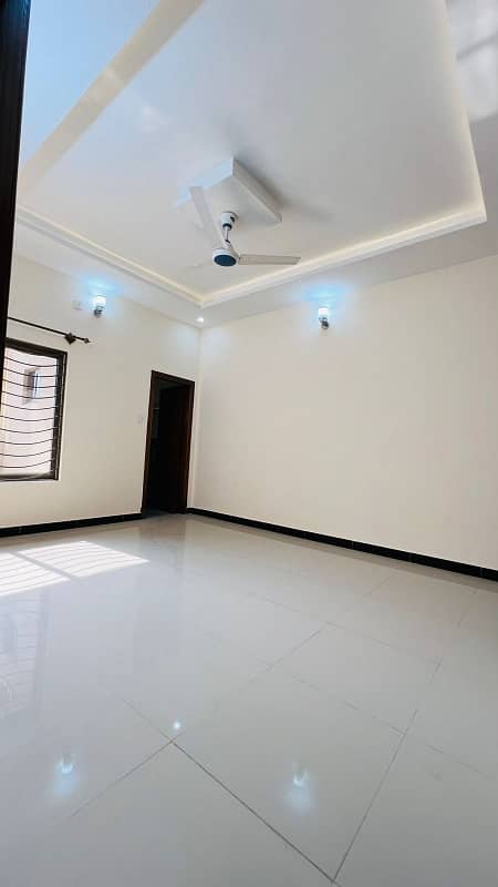 10 Marla Double Unit House For Sale 14