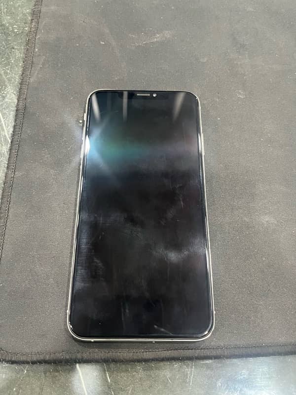 iPhone xsmax 64Gb pta approved 4