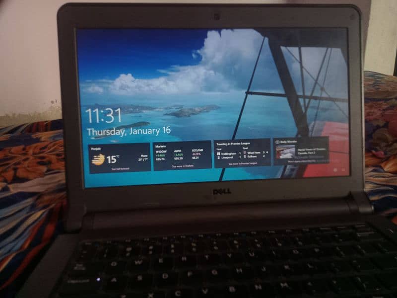 10/10 one hand uselaptop latitude 360, model with charger ok 2