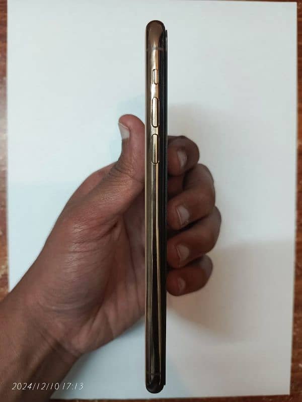 Iphone 11 pro max (03094106408) 1