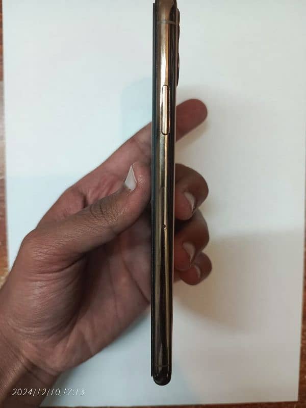 Iphone 11 pro max (03094106408) 2