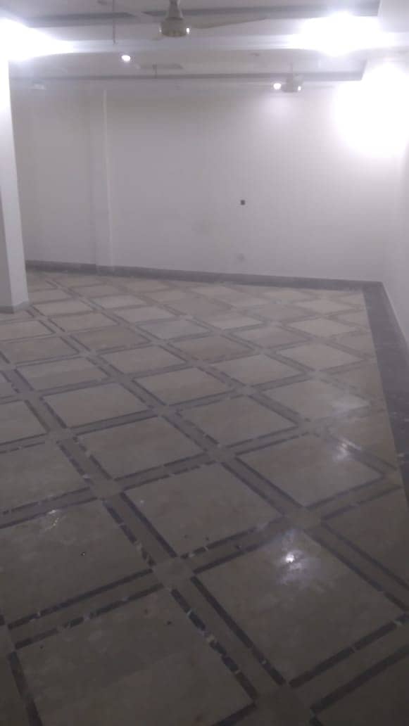 1-Kanal basement available for rent 60k 3