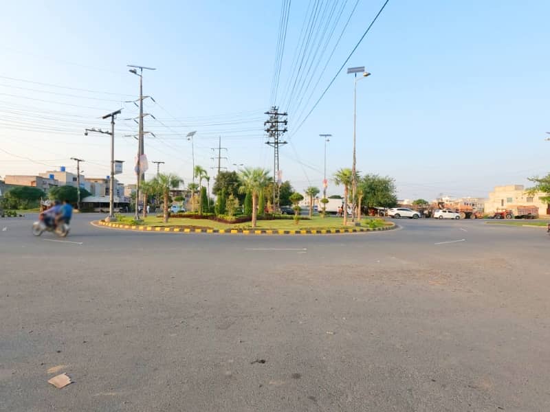 1 Kanal Plot C Block Top Location Near To Main 1