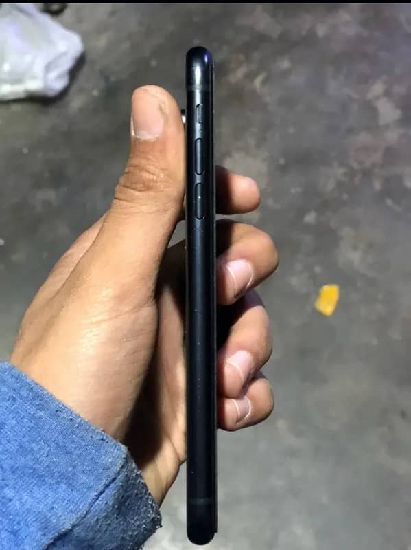 iPhone XR 1