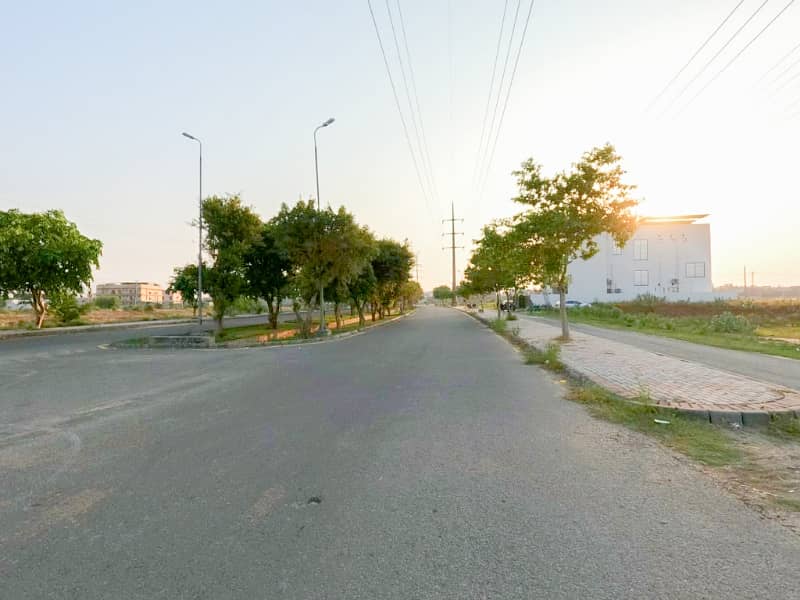 1 Kanal Plot For Sale In The Perfect Location Of LDA Avenue - Block H 3