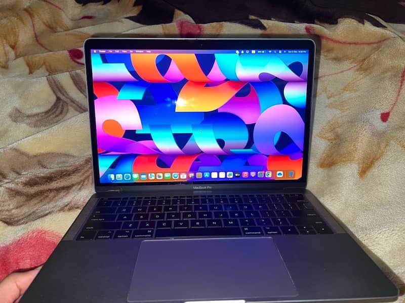 Macbook pro 2017 13,inch 6