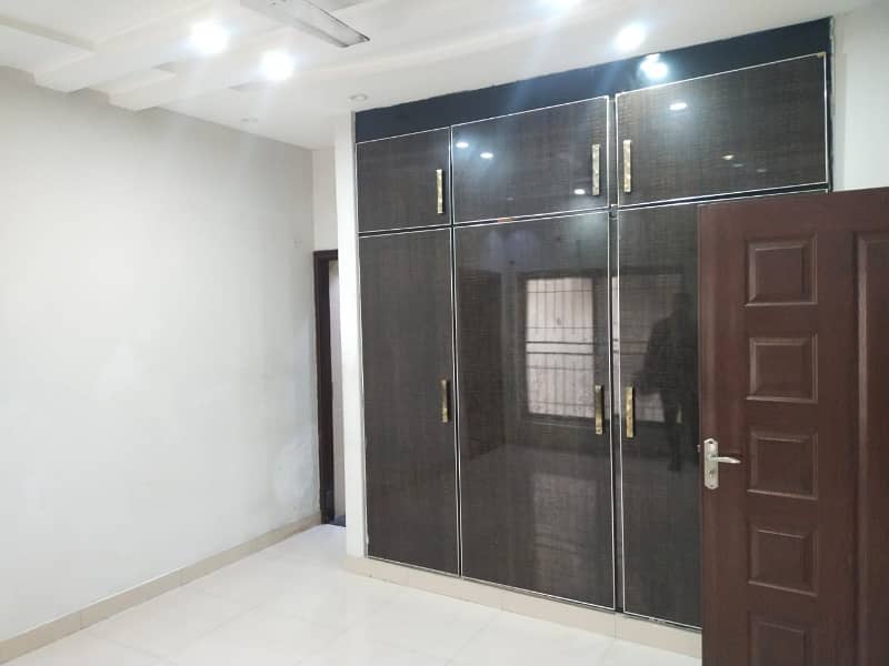 10 marla outstanding independent full house 3 bedroom in model town Q block for rent 1