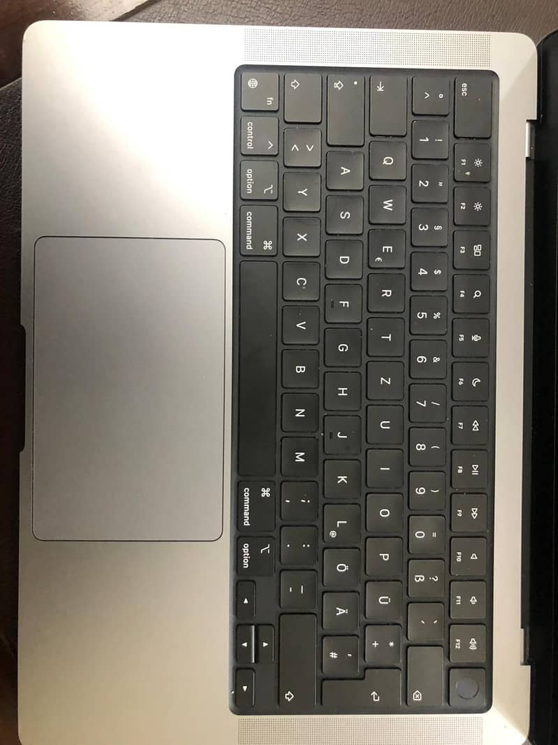 MacBook Pro M3 14 inch 3