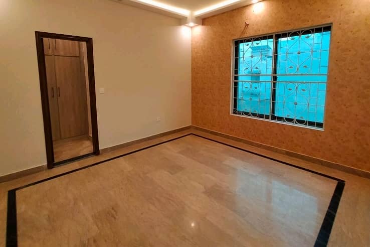 5 Marla House In Bahria Town - Sector C Is Available For sale 5