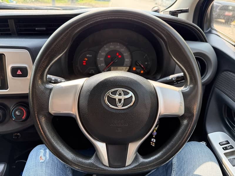 Toyota Vitz 2017 Total geniune 7