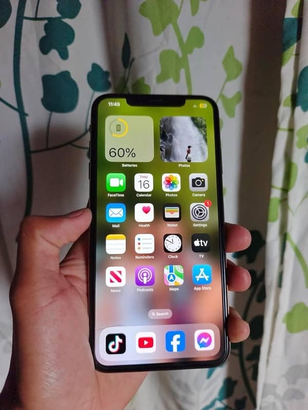 IPhone XS 256 Golden FU Non PTA 1