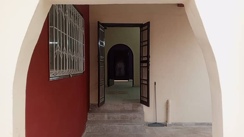 Double Storey 275 Square Yards House Available In Gulshan-E-Iqbal - Block 13-D2 For Sale 32