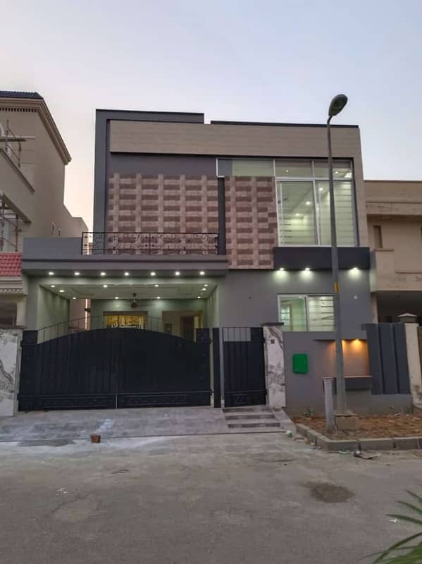 Bahria Nasheman 8 Marla Most Beautiful House Available For Sale Prime Location Near Too Park And Masjid 1