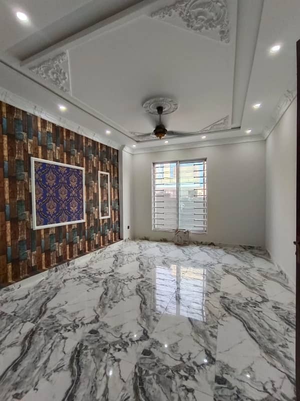 Bahria Nasheman 8 Marla Most Beautiful House Available For Sale Prime Location Near Too Park And Masjid 5