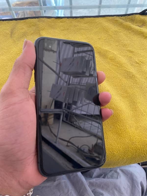 iphone 11 64gbnon pta URGENT SELL 5