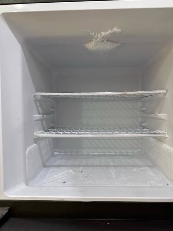 Fridge for sale in Islamabad only 3 month use 2