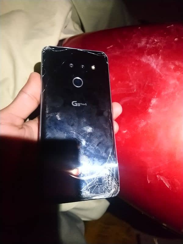 LG G8 panel broken 1