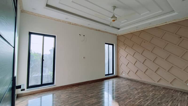 10 Marla Uppar portion for rent 1