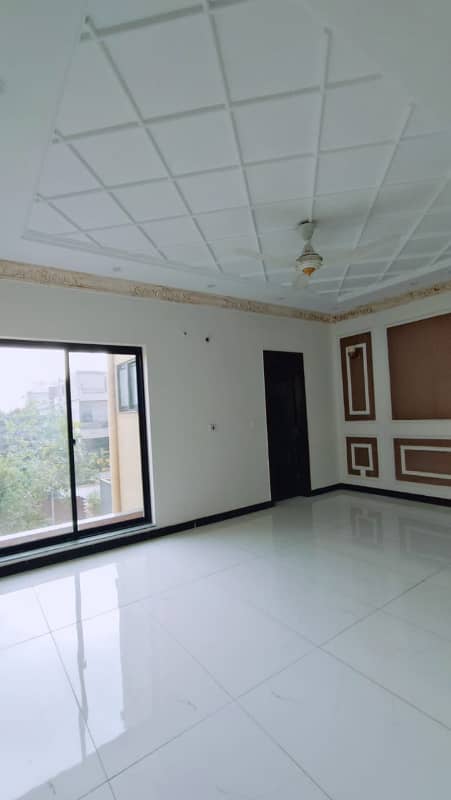 10 Marla Uppar portion for rent 8