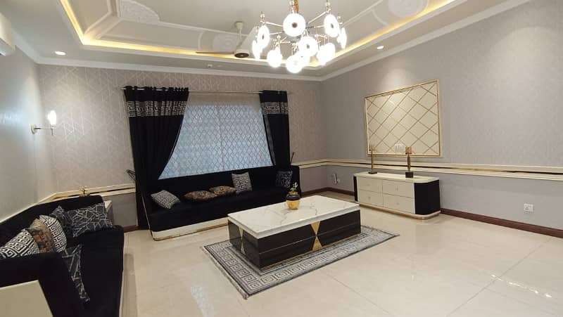 One Kanal Beautifull Fully Furnishe House For Rent in DHA phase Near By Farooq Hospatal 14