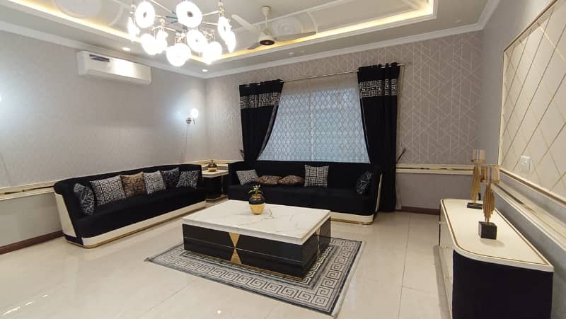 One Kanal Beautifull Fully Furnishe House For Rent in DHA phase Near By Farooq Hospatal 18