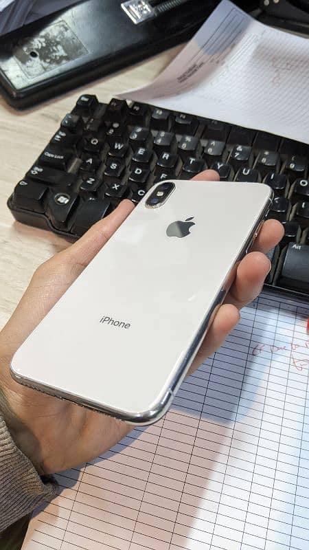 iPhone X 64gb Non PTA 4