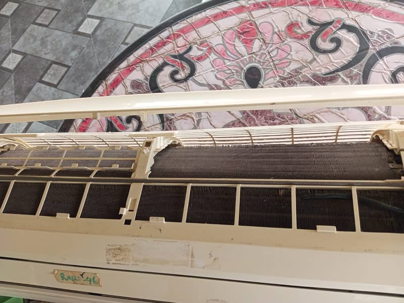 LG Split AC 1 ton Non Invertor for sale (Good Condition) 1