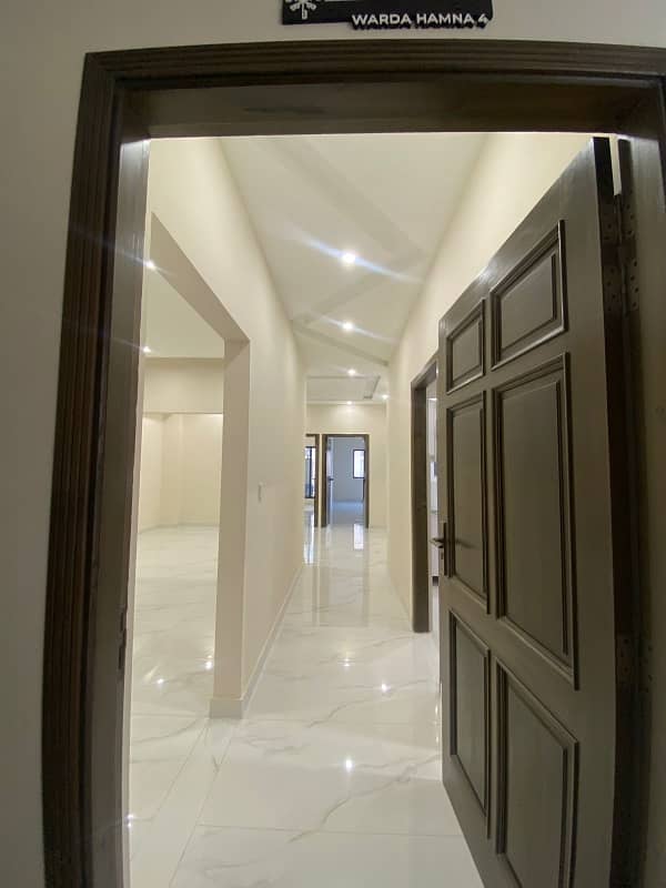 3 bedroom brand new unfurnished apartment available for Rent warda hamna 4 0