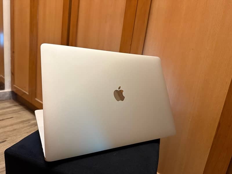 MacBook Pro 2018 - 15.4 inch 0